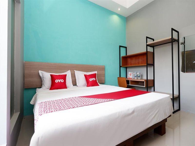Oyo Flagship 2124 Kars Inn Semarang Luaran gambar
