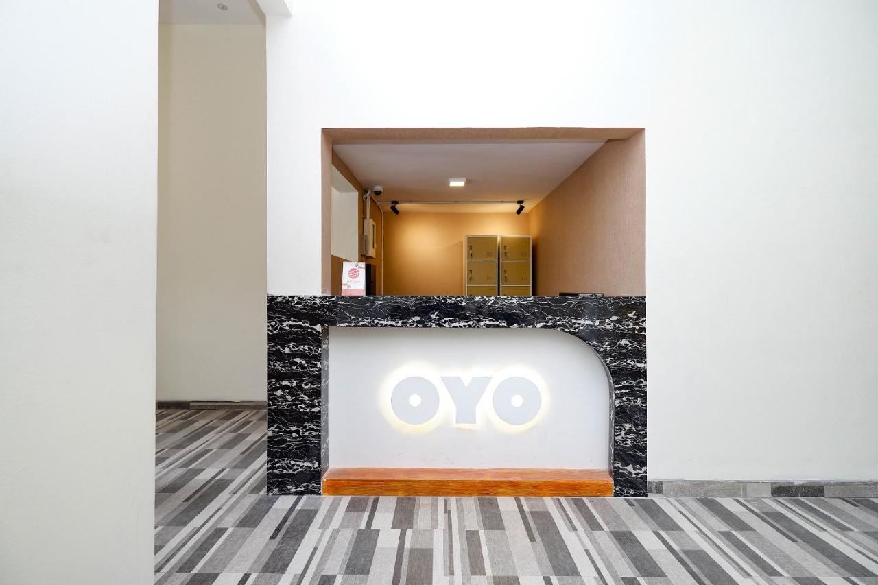 Oyo Flagship 2124 Kars Inn Semarang Luaran gambar