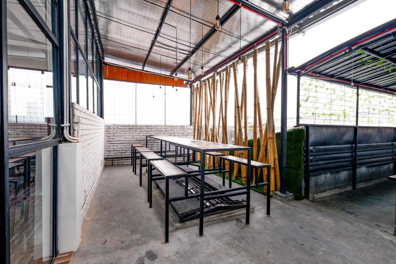 Oyo Flagship 2124 Kars Inn Semarang Luaran gambar